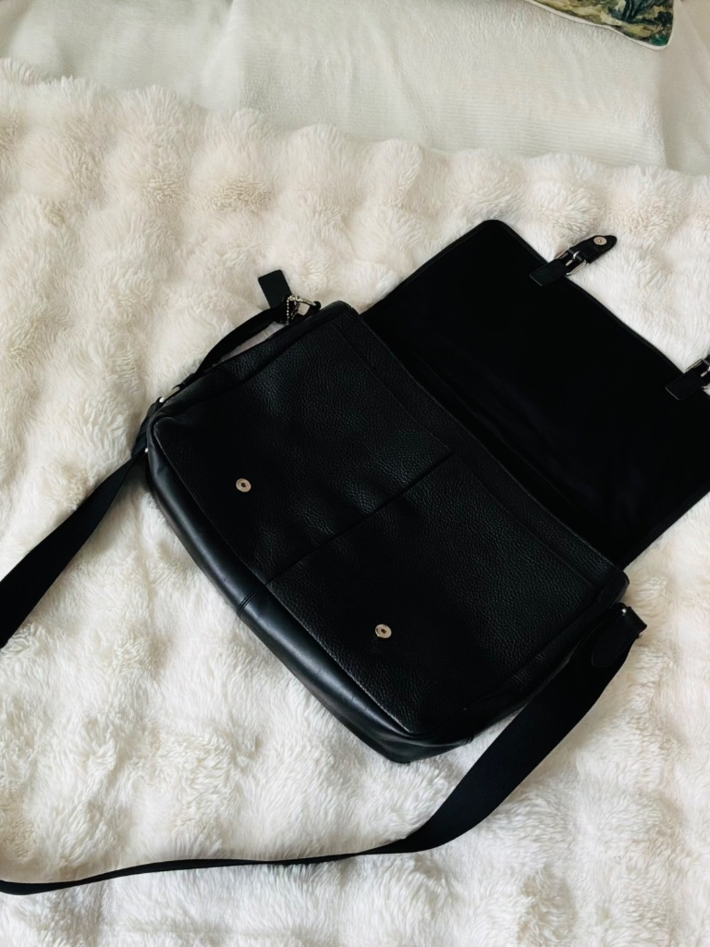 COACH Henry Messenger Bag in Black Pebbled Leather F54149 Fits 15” x 11” x 3.5” - Picture 3 of 10